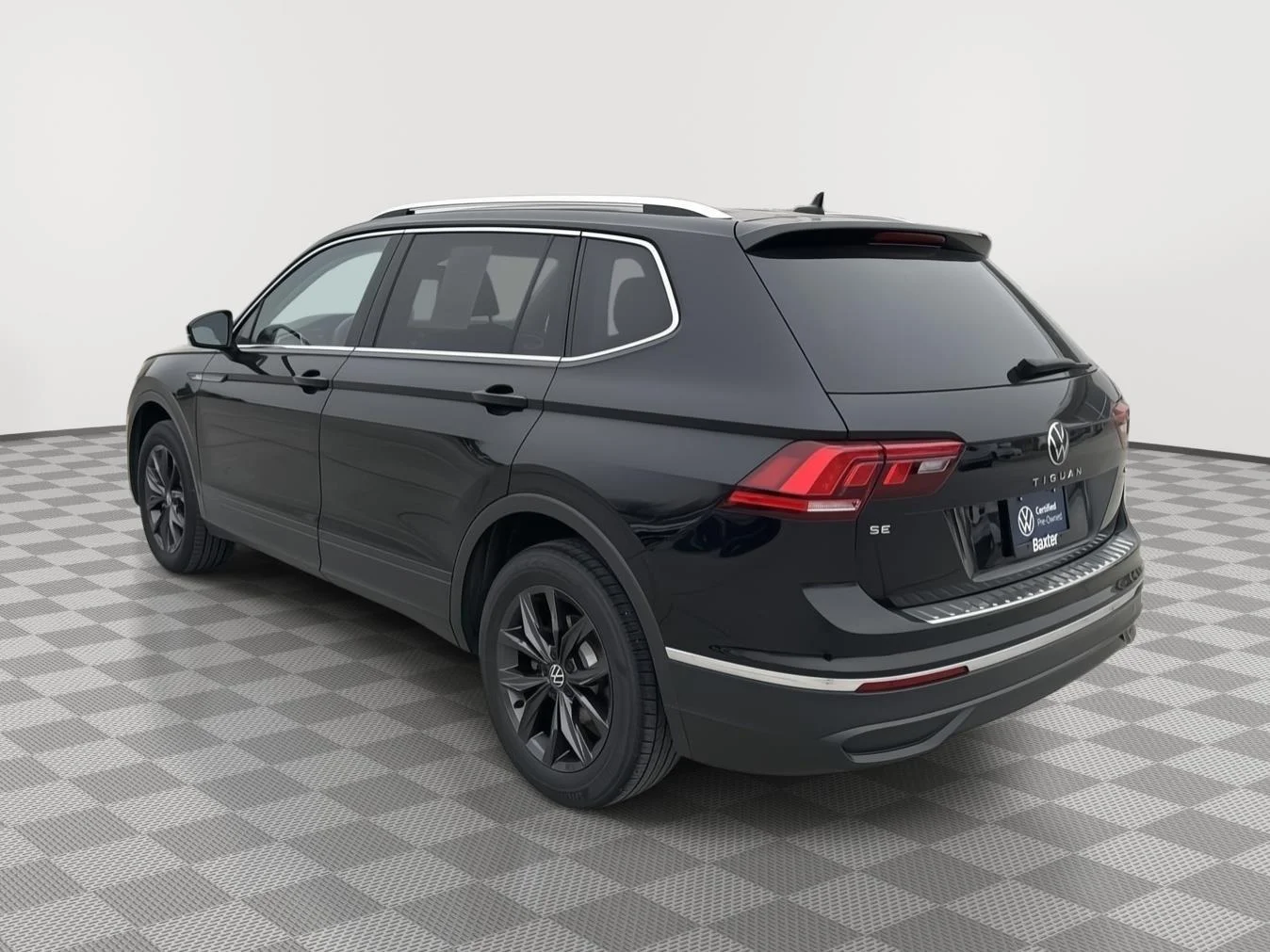Used 2022 BLACK Volkswagen SE image 8