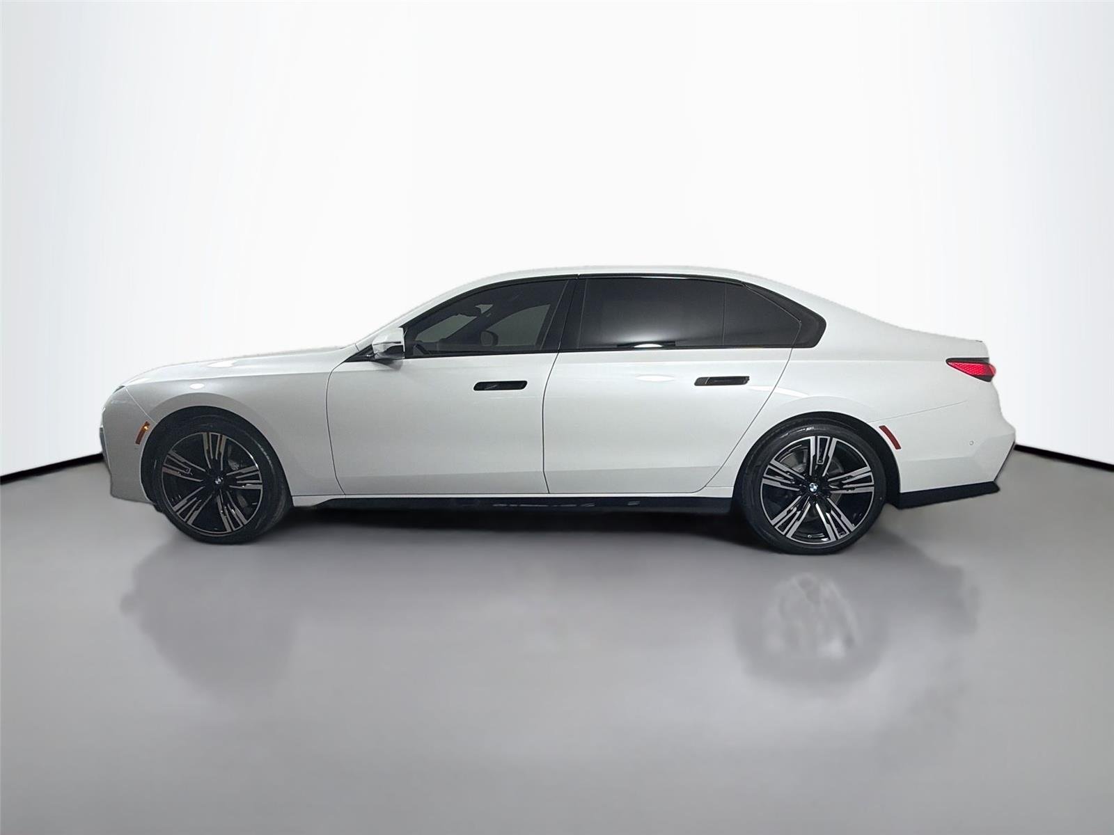 New 2026 Mineral White Metallic BMW 740i image 8