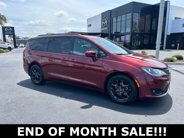 2019 Chrysler Pacifica Touring L Plus's photo