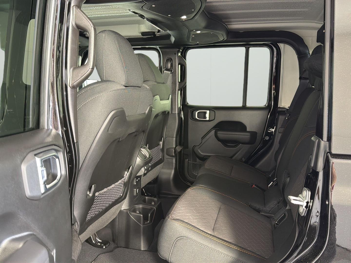 New 2026 Black Clear-Coat Exterior Paint Jeep Mojave image 9