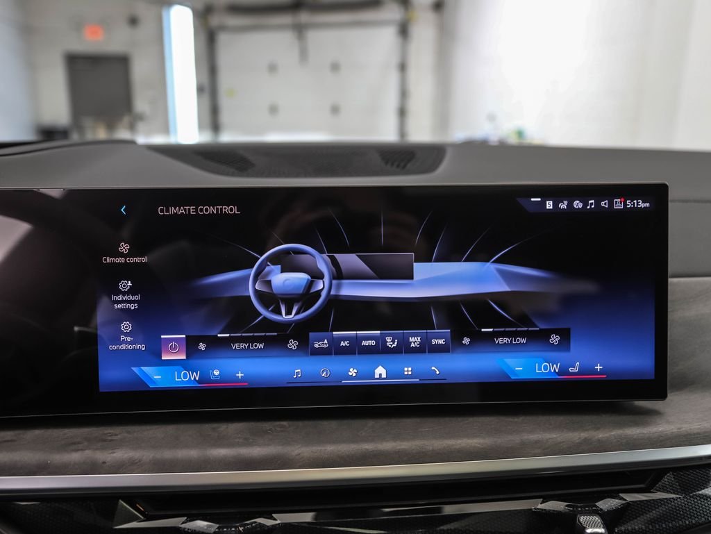 Used 2027 Gray Metallic BMW xDrive40i image 18