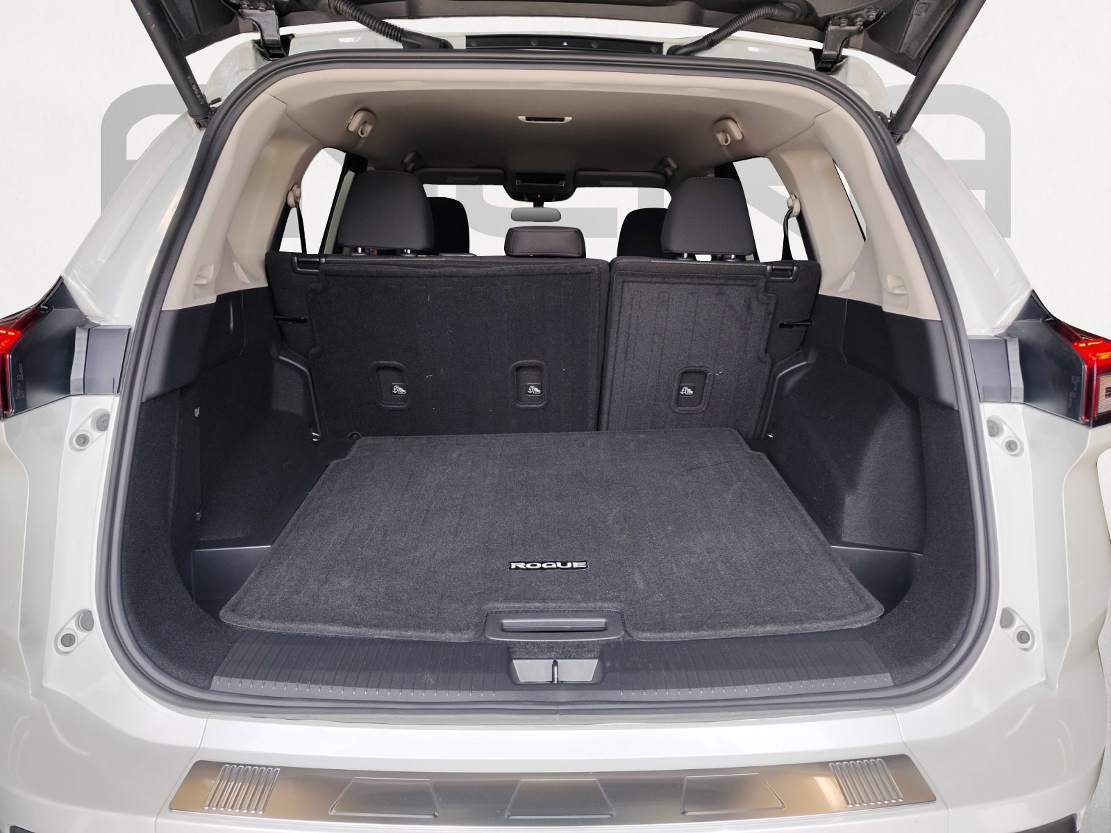 Certified Used 2026 Everest White Pearl Tricoat Nissan SV image 14