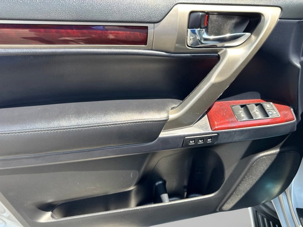 Used 2018 Silver Lexus 460 image 22