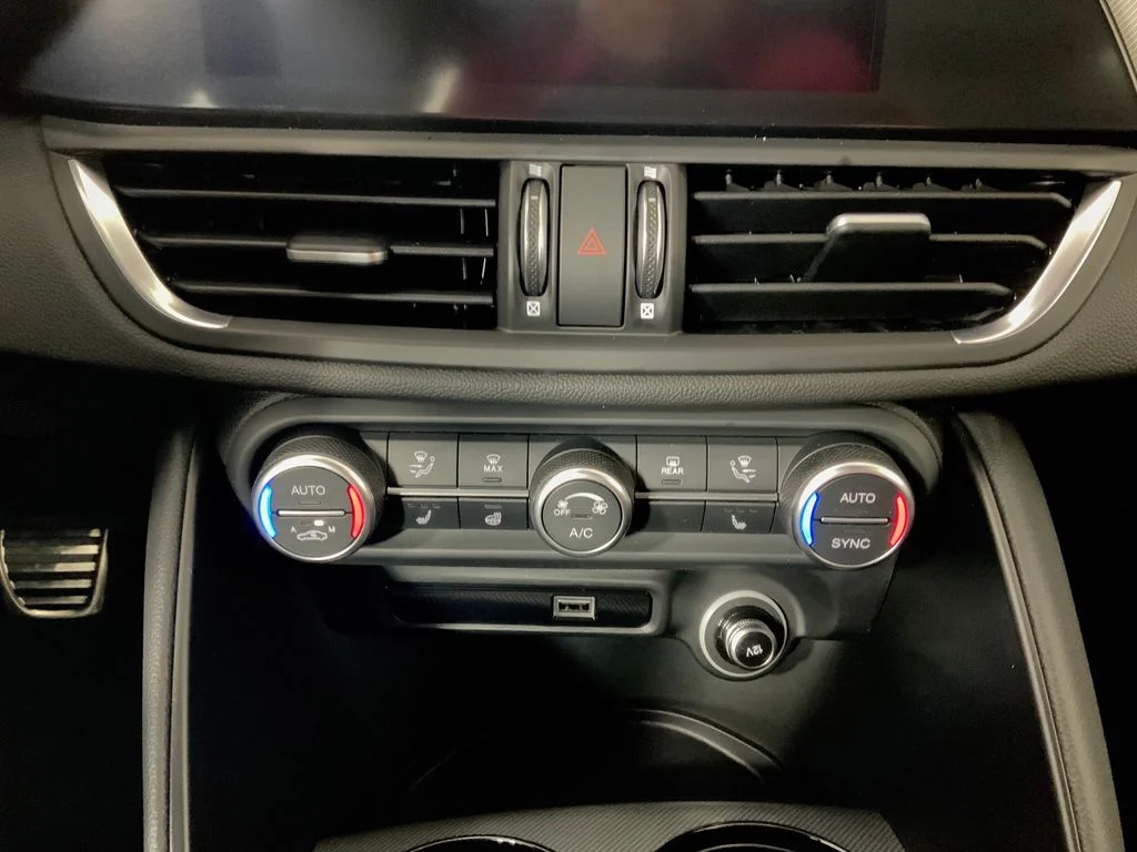 2026 Alfa Romeo Giulia Base - Photo 28