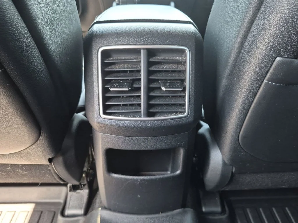 Used 2025 White Kia X-Line image 39