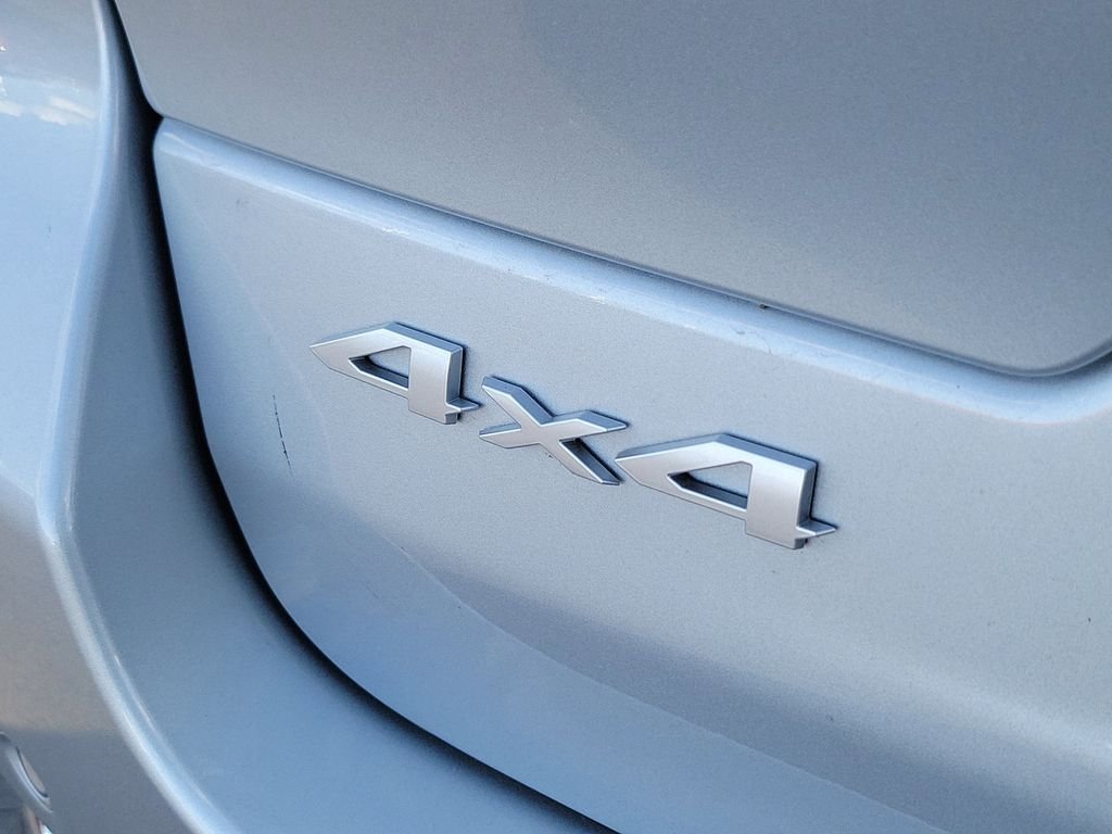 New 2026 Silver Zynith Jeep Laredo X image 7