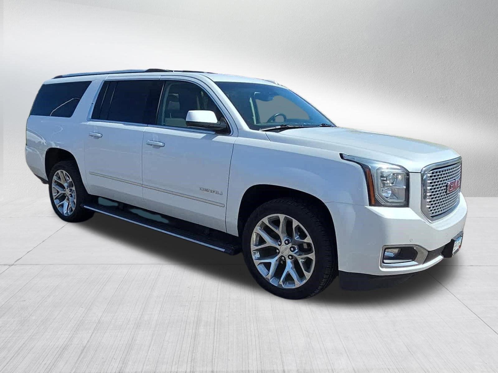 Used 2017 GMC Yukon XL Denali with VIN 1GKS2HKJXHR145212 for sale in Vadnais Heights, Minnesota