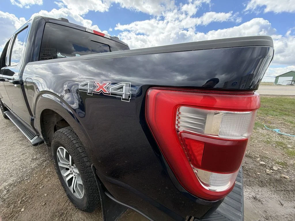 Used 2022 Gray Ford Lariat image 21