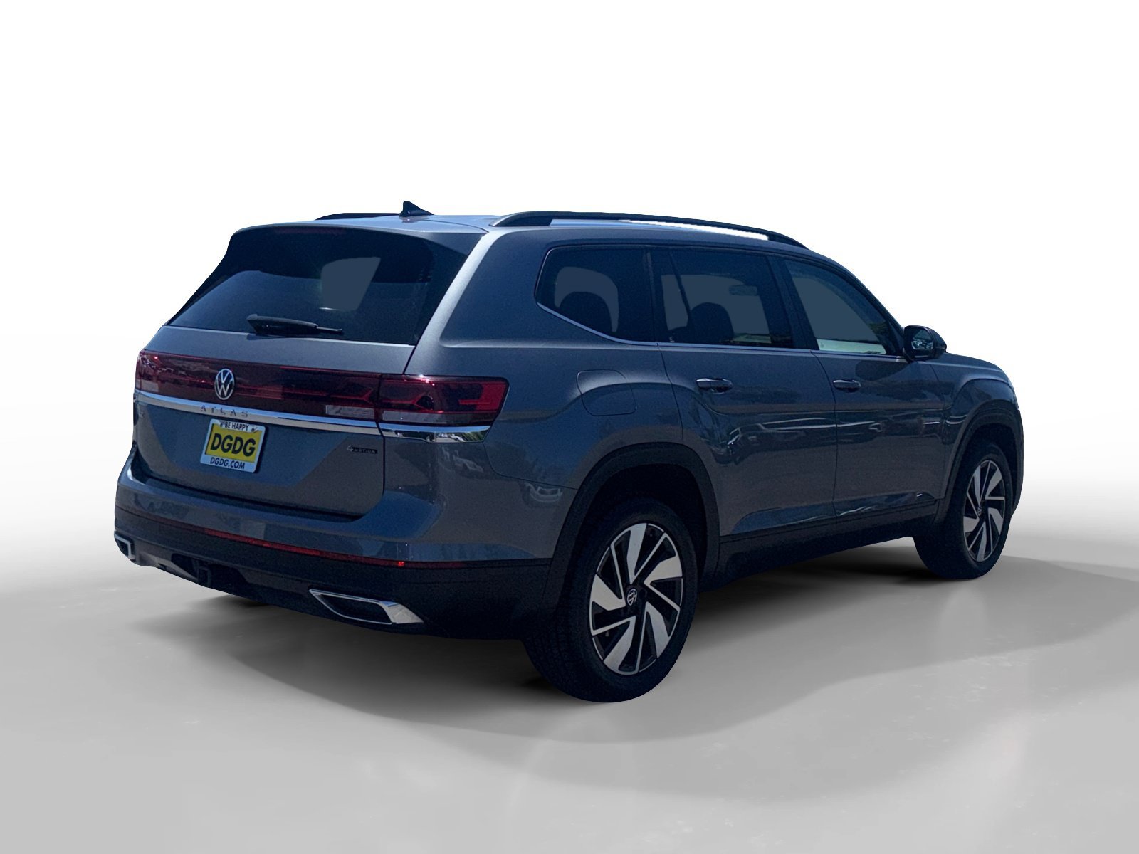 Used 2025 Platinum Gray Metallic Volkswagen 2.0T SE w/Technology image 5