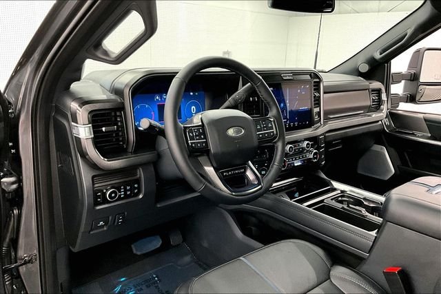 2026 Ford F-250 Super Duty Platinum - Photo 17
