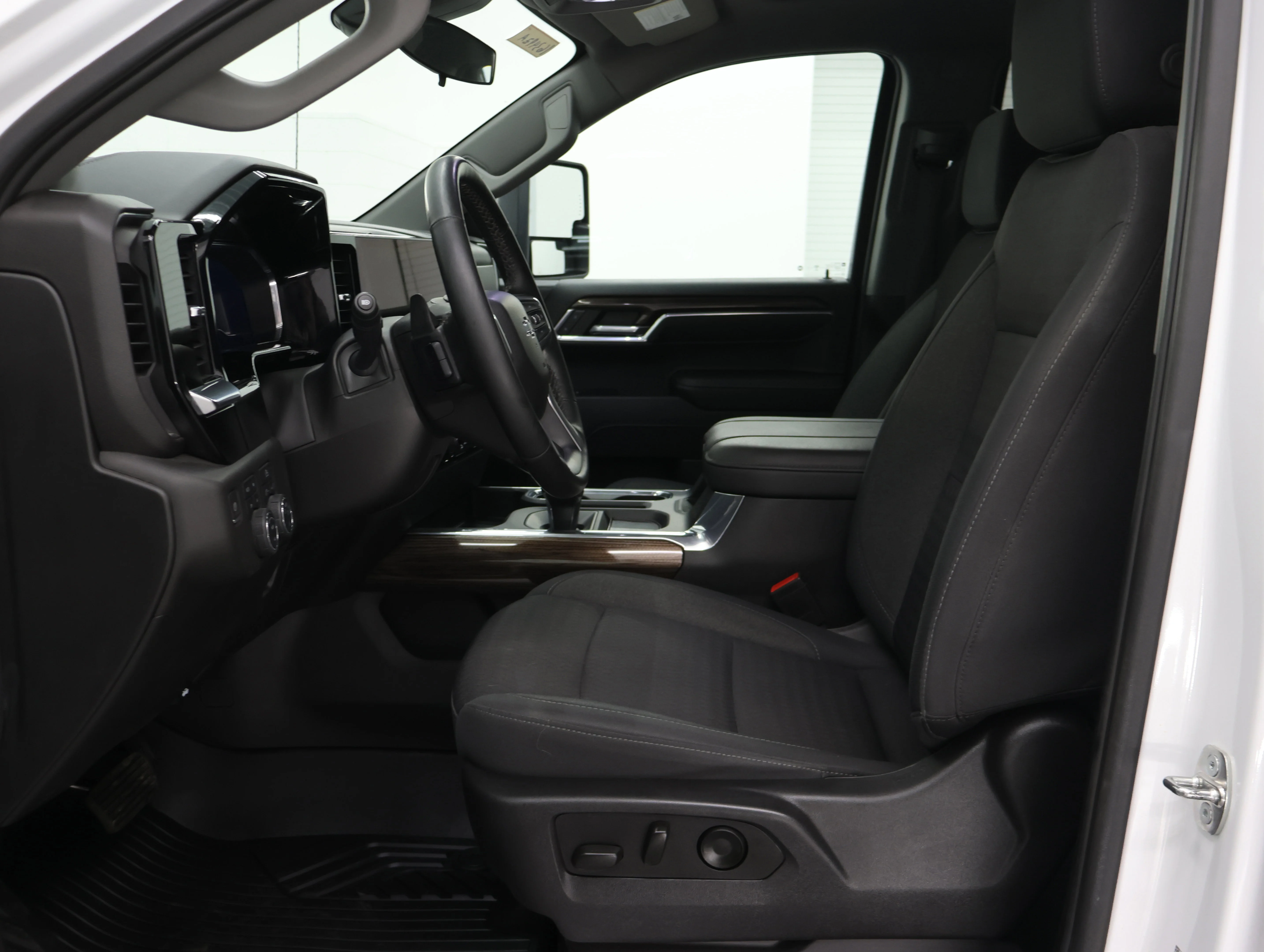 Used 2023 Summit White Chevrolet RST image 7