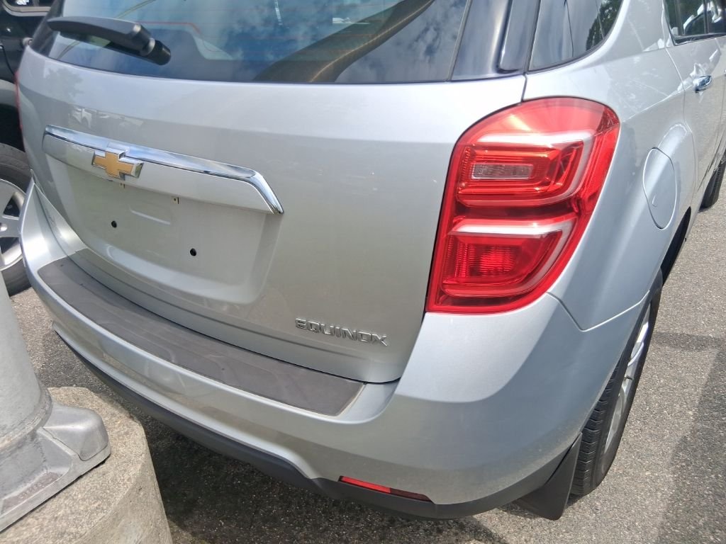 Used 2016 Silver Chevrolet LS image 5