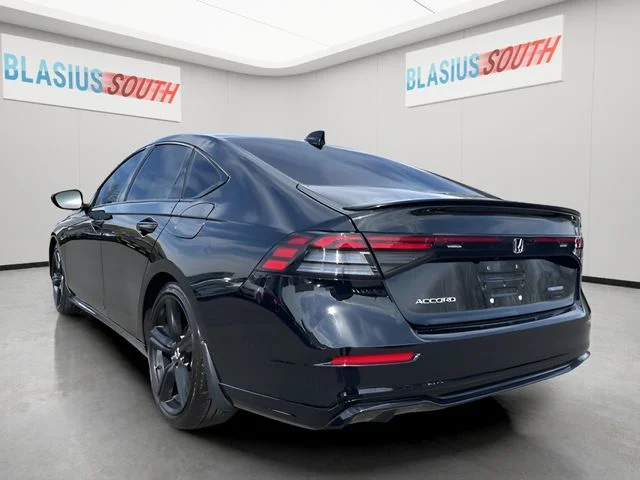 Used 2025  Honda Sport-L image 6