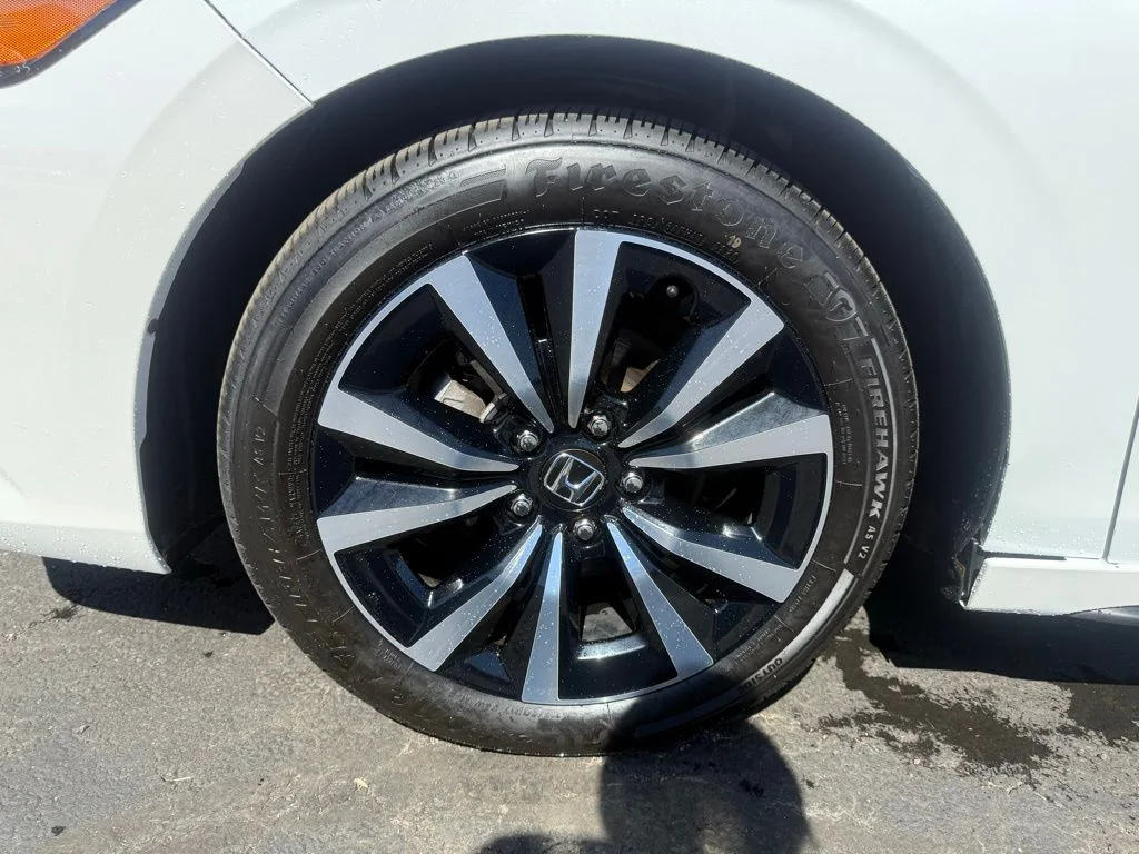 Used 2022 White Honda EX-L image 9