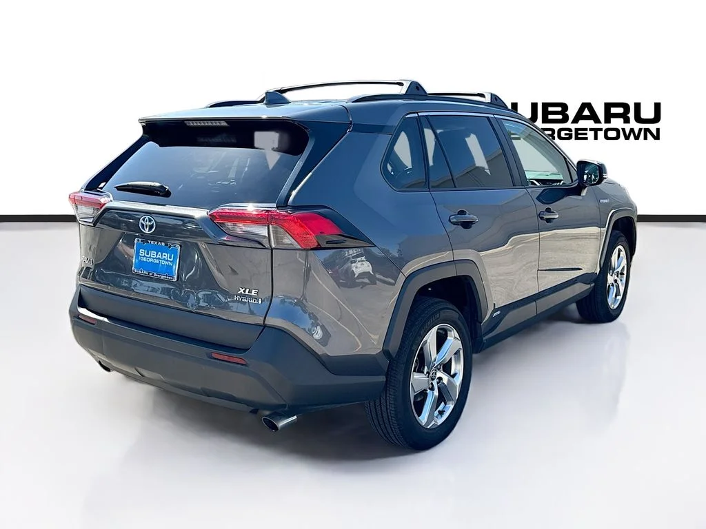 Used 2021 Gray Toyota XLE Premium image 7