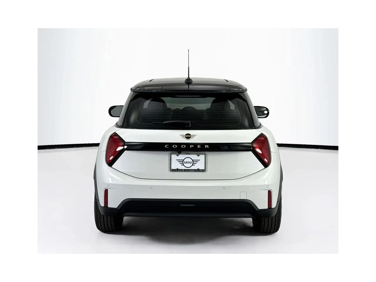 New 2026 Nanuq White Metallic MINI ICONIC image 6