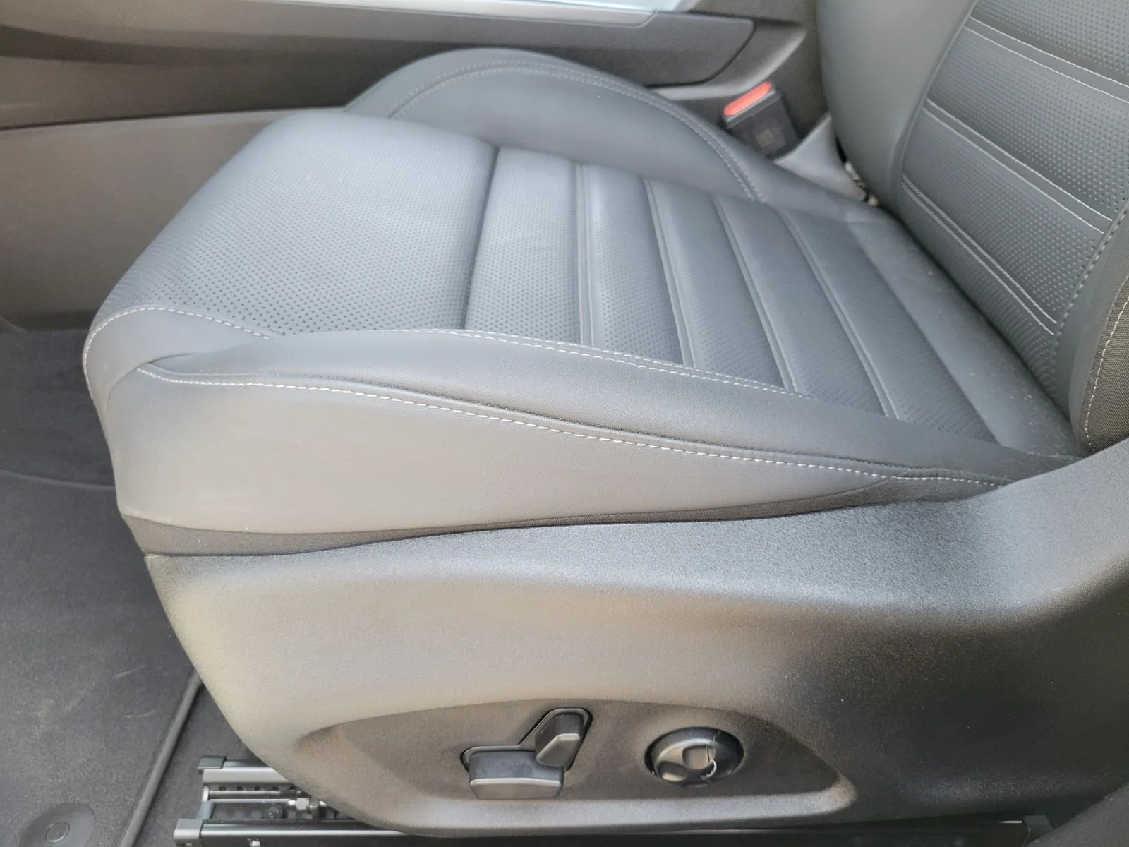 Used 2026 White Alfa Romeo Base image 17