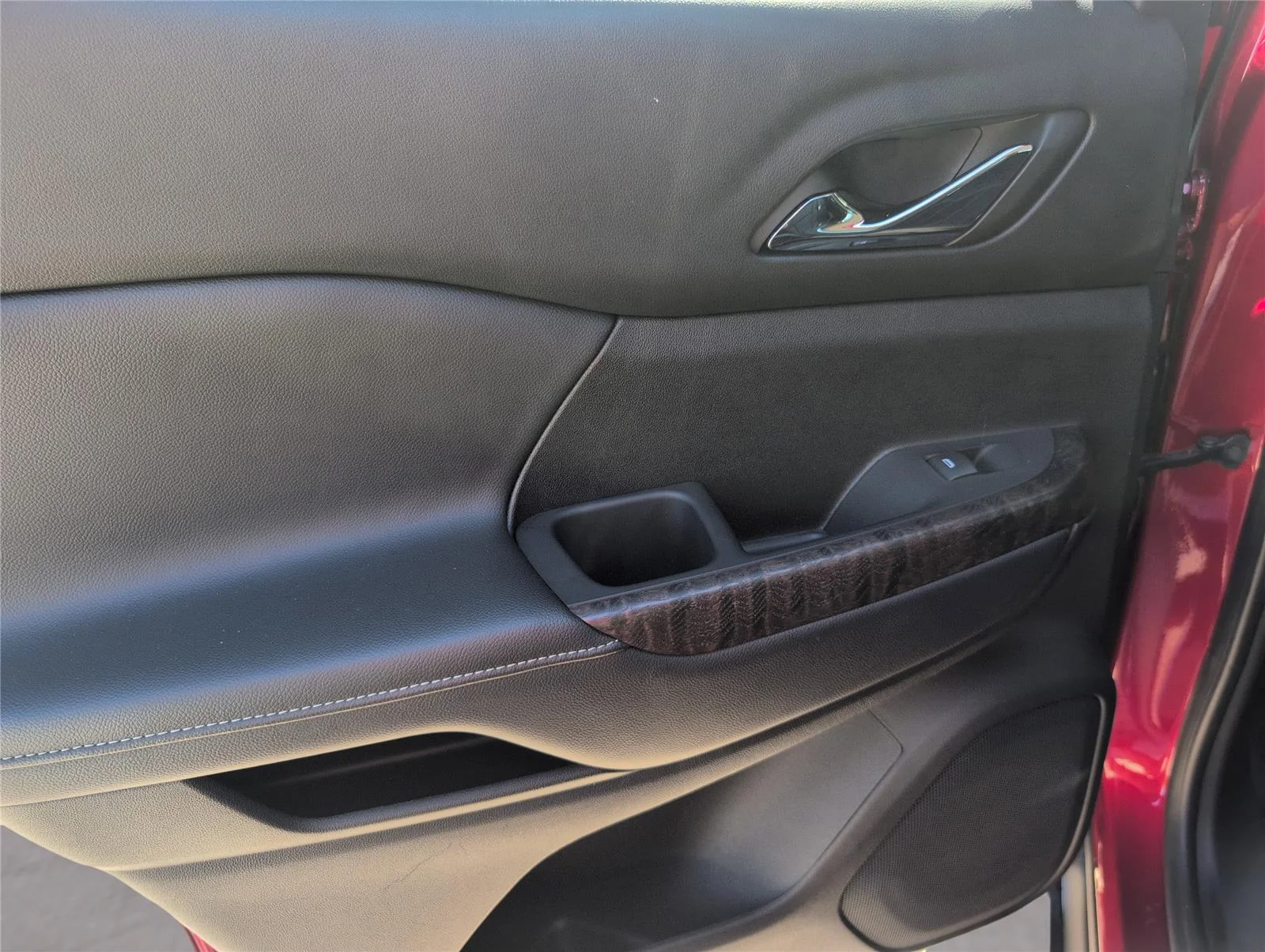 Used 2023 Volcanic Red Tintcoat GMC Denali image 33
