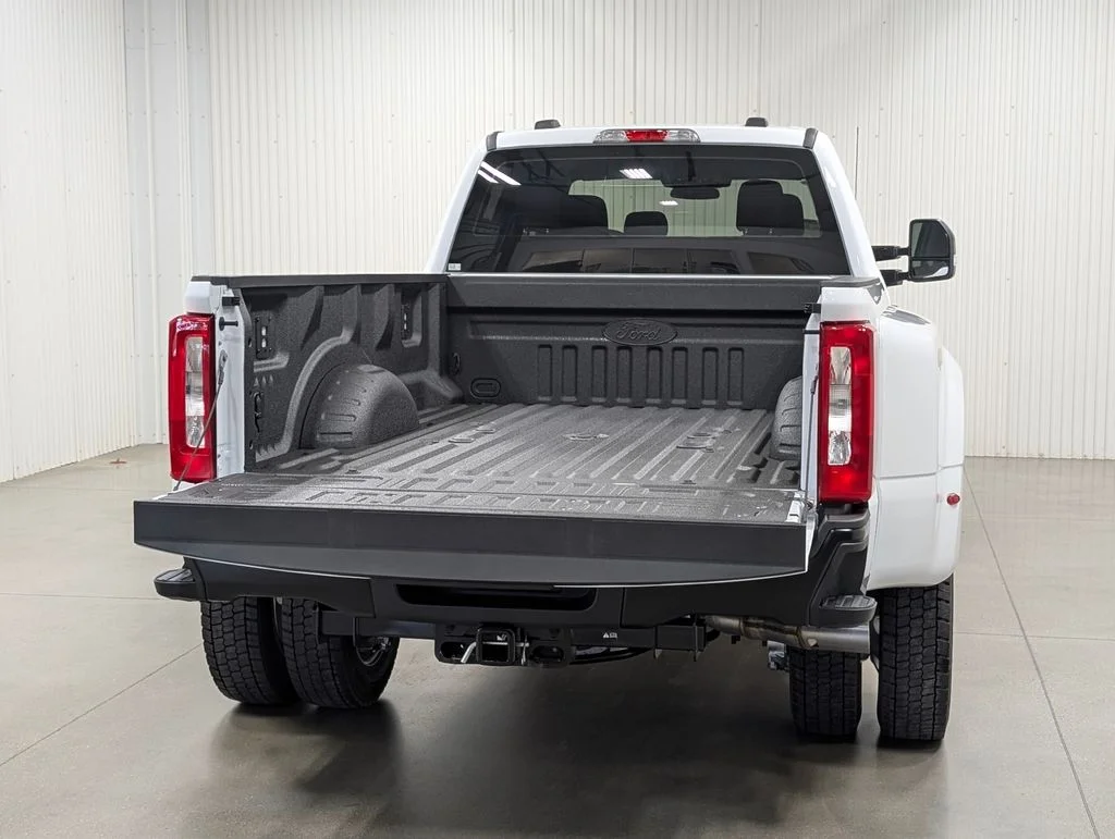 New 2026 Oxford White Ford F-450® XL image 24