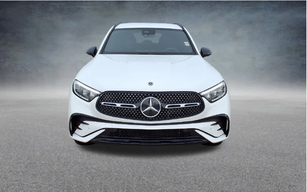 Used 2025 White Mercedes-Benz GLC 300 image 2