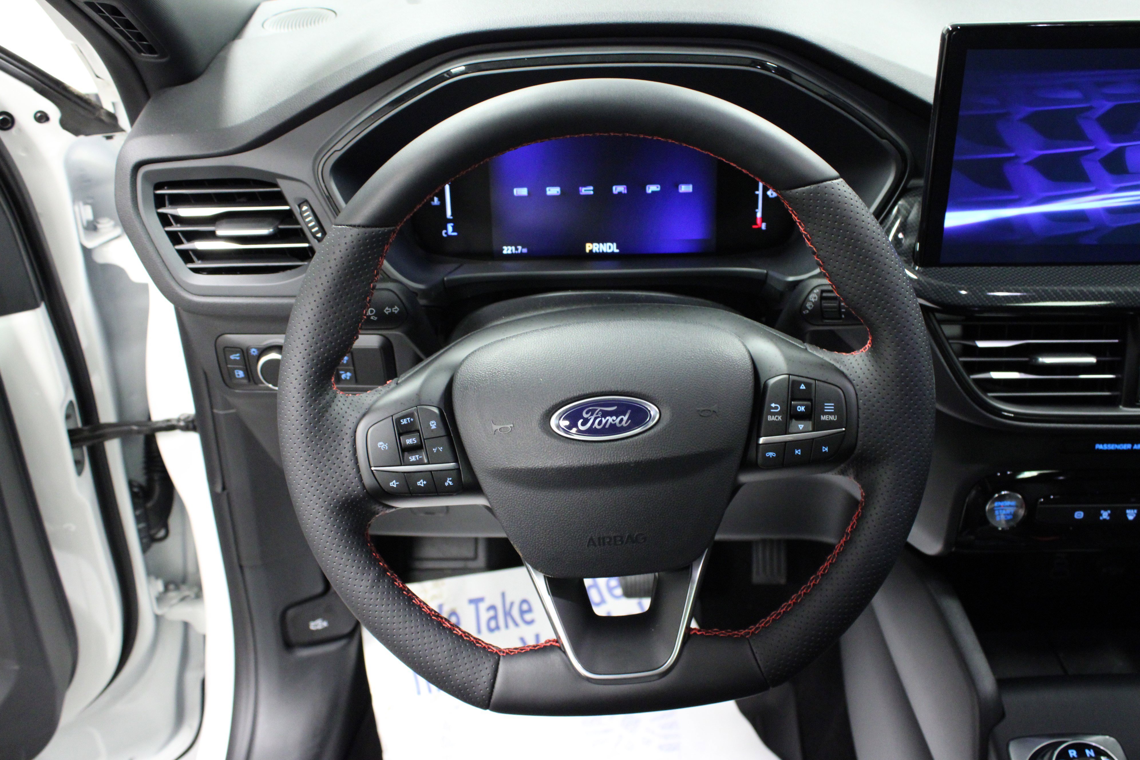 2025 Ford Escape Hybrid ST-Line - Photo 17