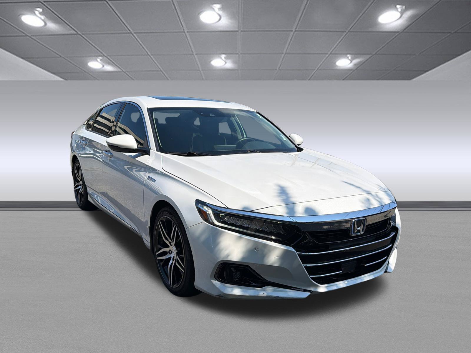 Used 2021 Platinum White Pearl Honda Touring image 3