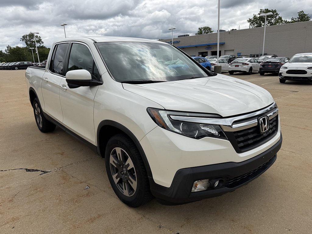 Used 2017 White Diamond Pearl Honda RTL-T image 2