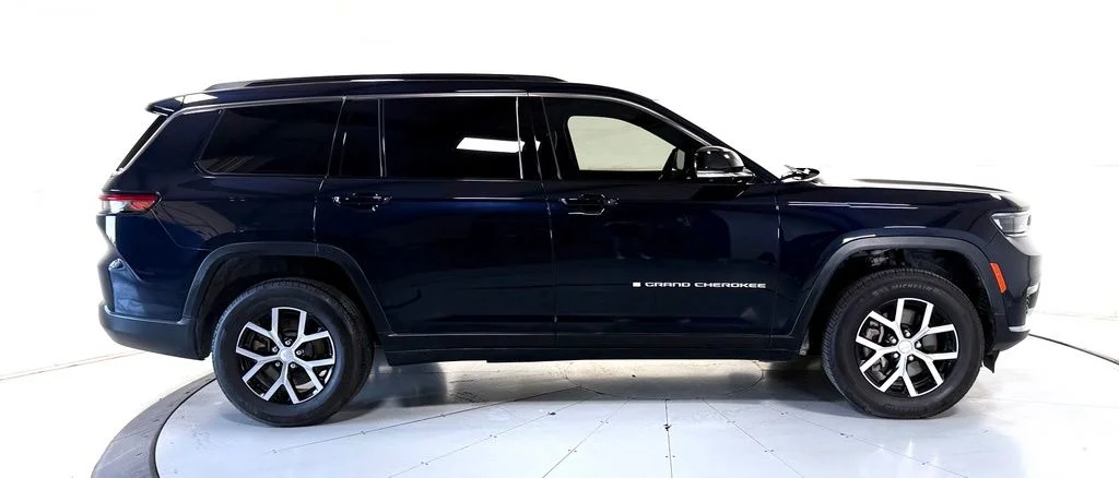 Used 2024 Black Jeep Limited image 3
