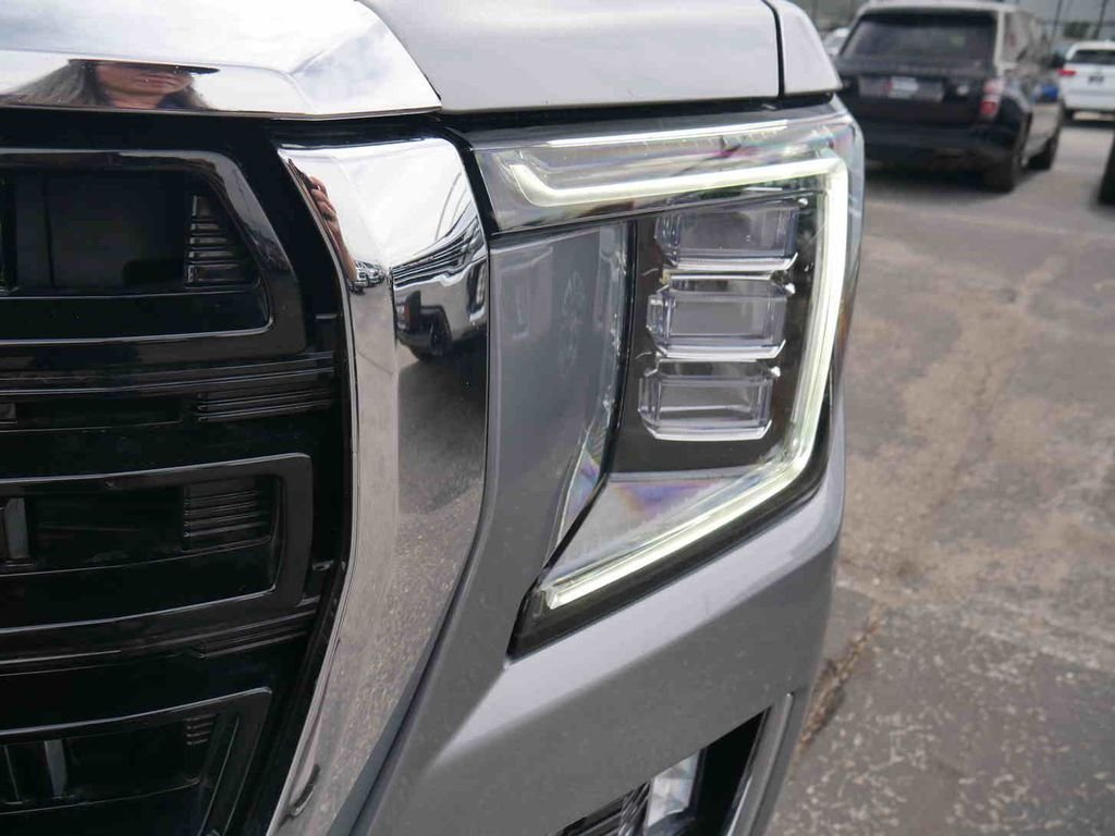 Used 2023  GMC SLE image 23