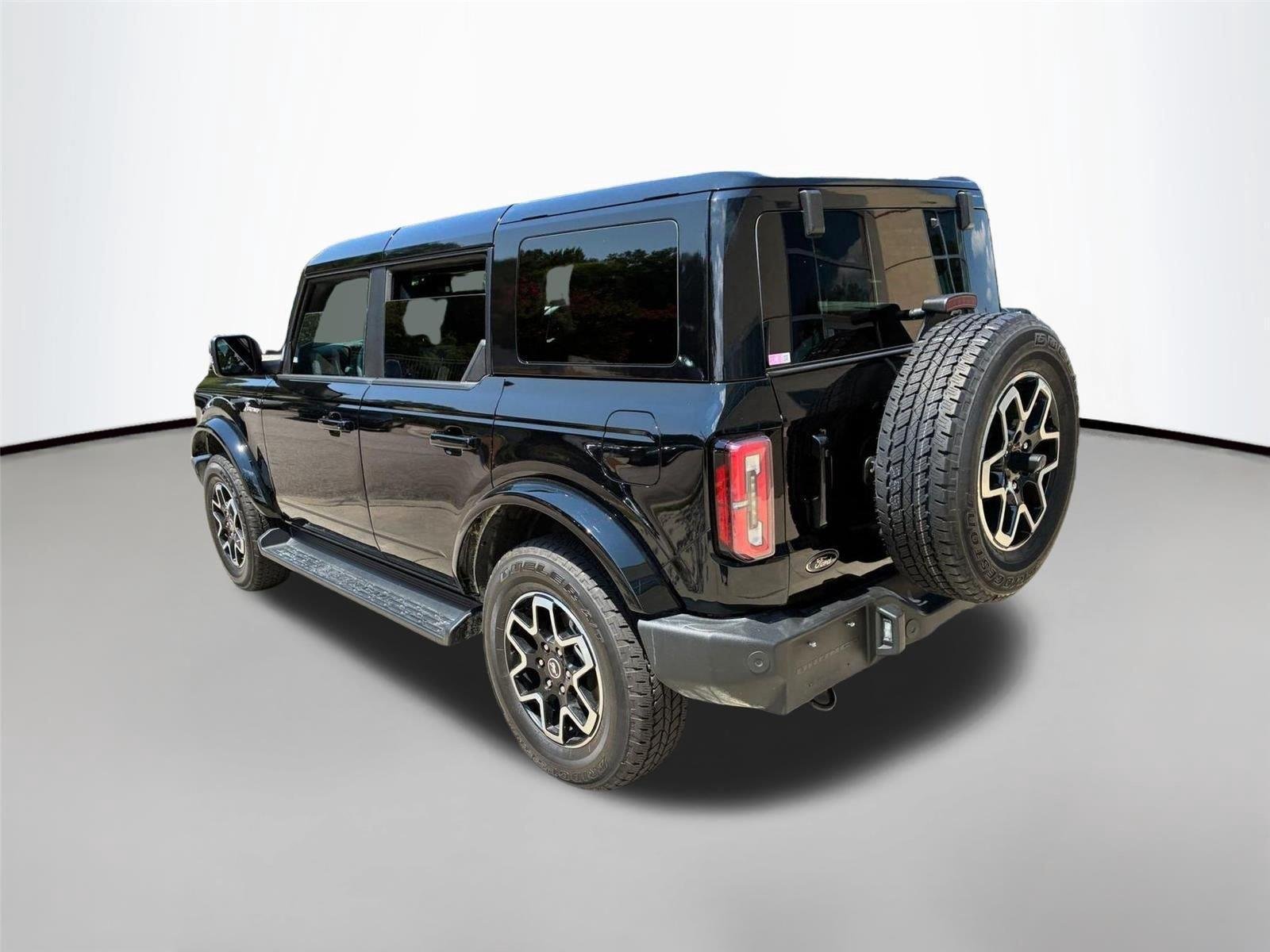 Used 2025 Shadow Black Ford Outer Banks image 12
