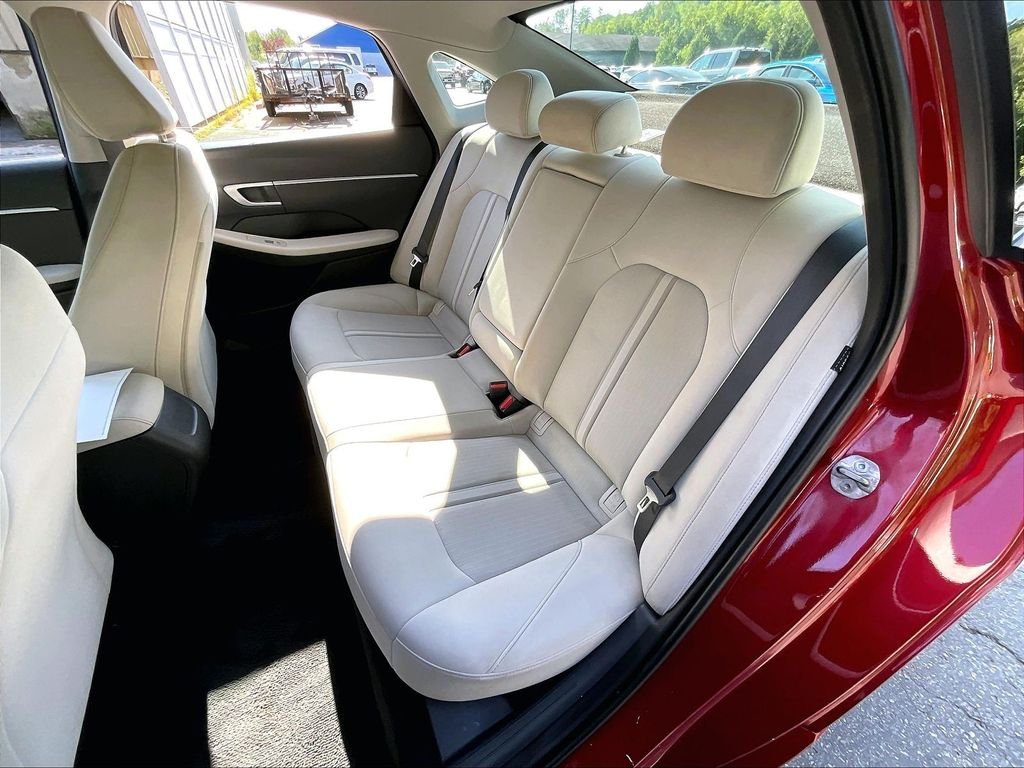 Used 2024 Ultimate red Hyundai SEL image 15