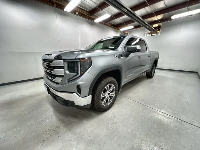 New 2026 Sterling Metallic GMC SLE image 4