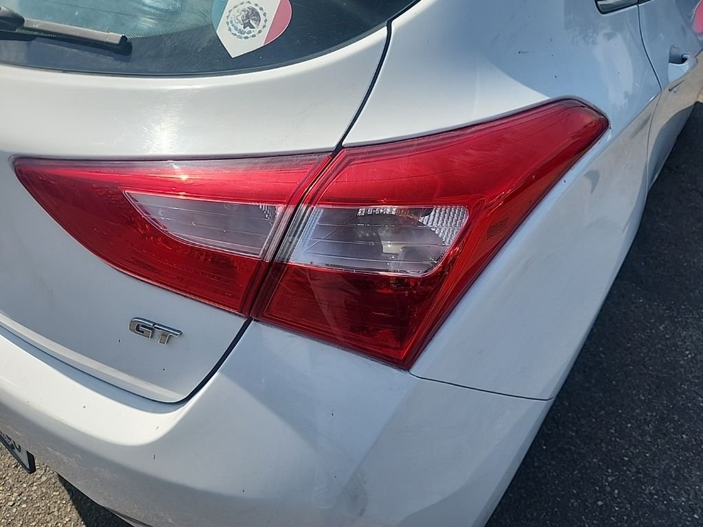 Used 2013 White Hyundai Base image 13