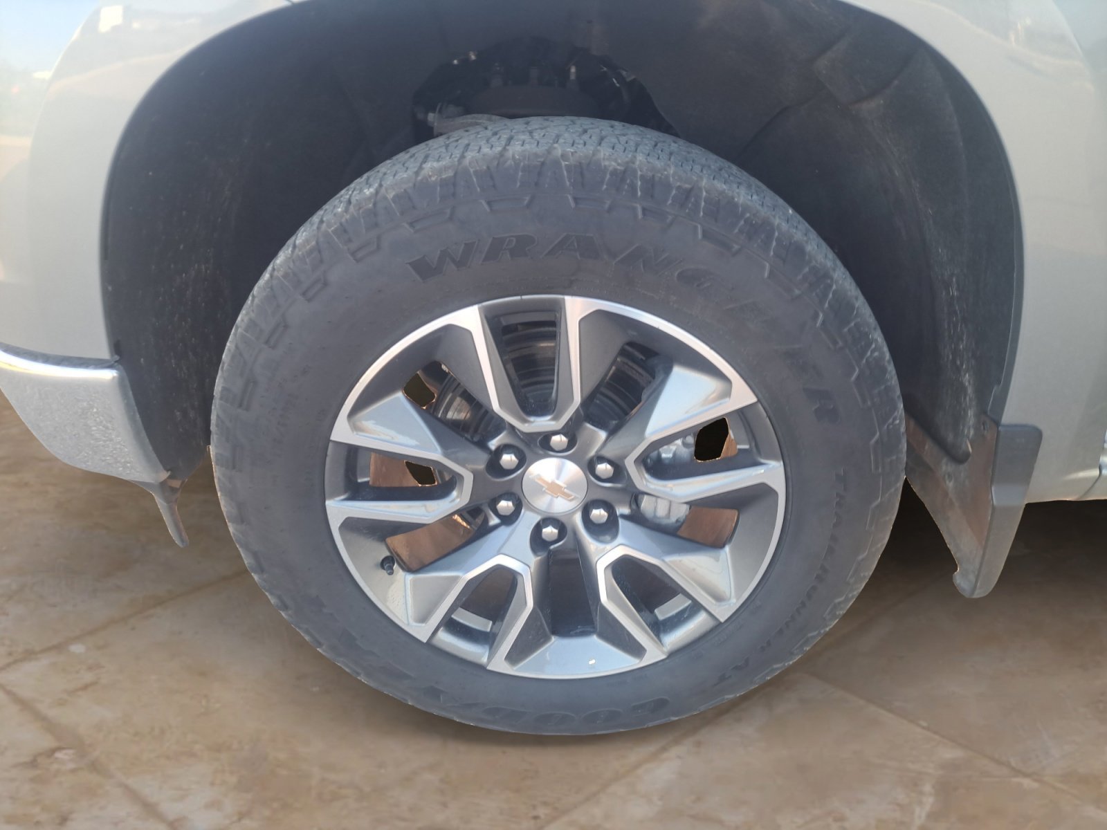 Used 2024 Sterling Gray Metallic Chevrolet LT image 28