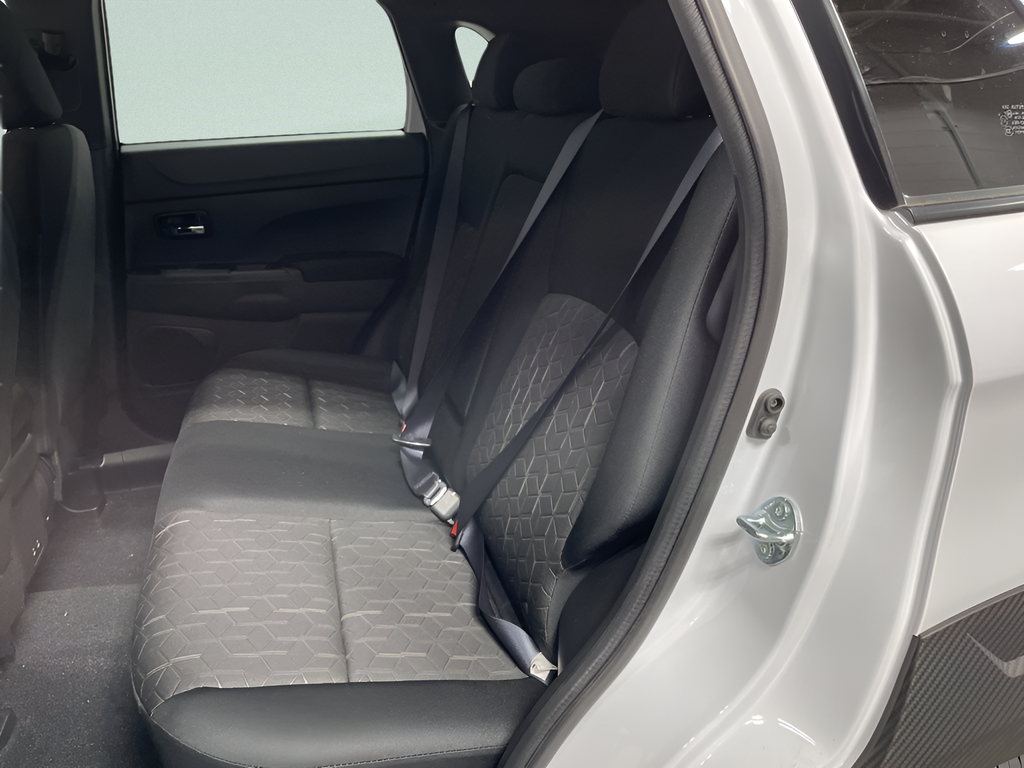 New 2026 White Diamond Mitsubishi  image 25