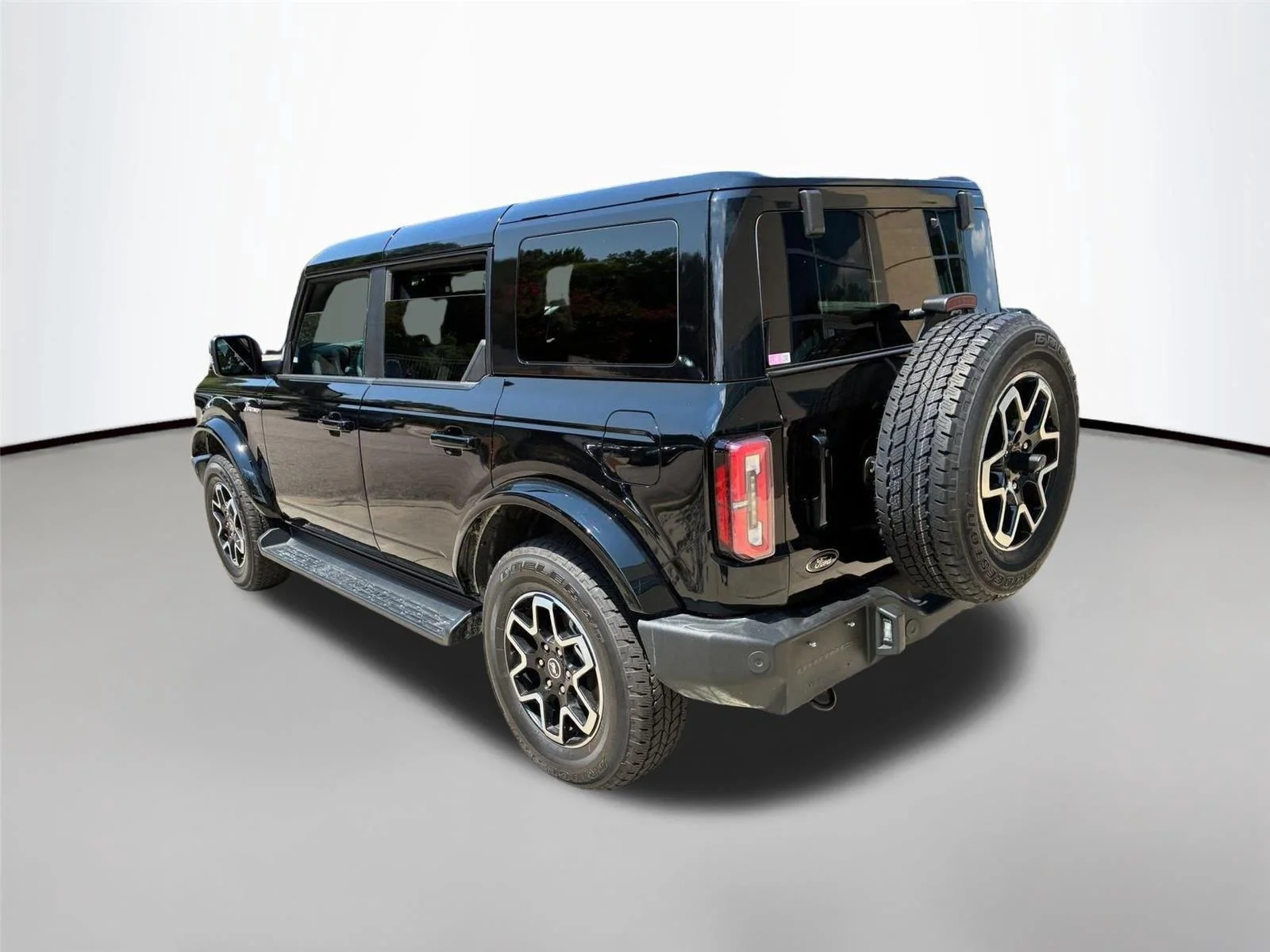 Used 2025 Shadow Black Ford Outer Banks image 12