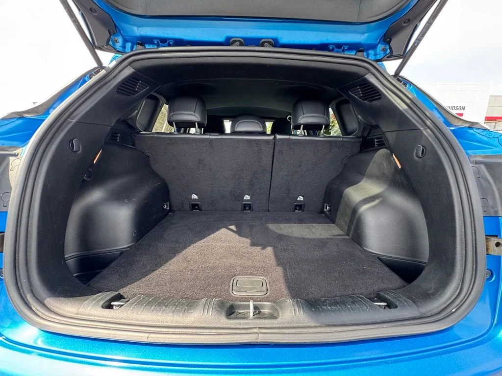 Used 2024 Blue Jeep Latitude image 11