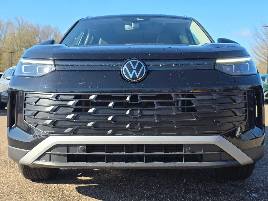 New 2026 Deep Black Pearl Volkswagen 2.0T SE image 2