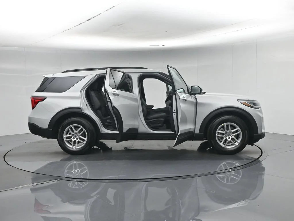 New 2027 Avalanche Gray Ford Active image 36
