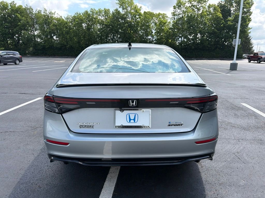 Certified Used 2023 Lunar Silver Metallic Honda Sport-L image 4