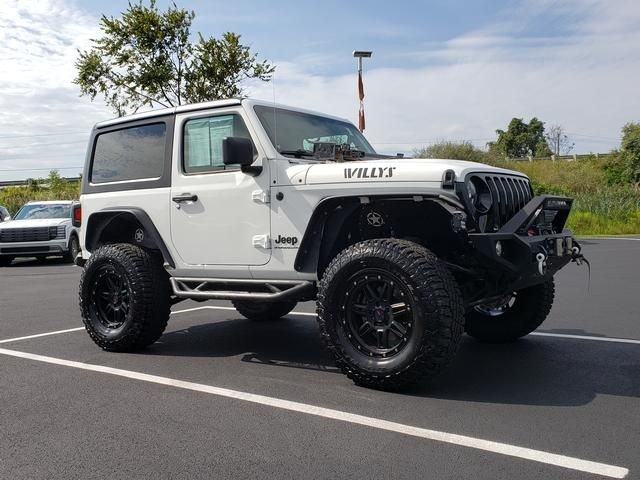 Used 2023 White Jeep Sport image 3