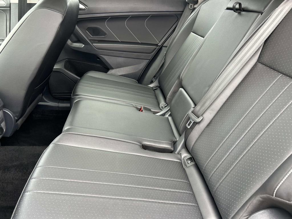 Used 2024 White Volkswagen SE image 15