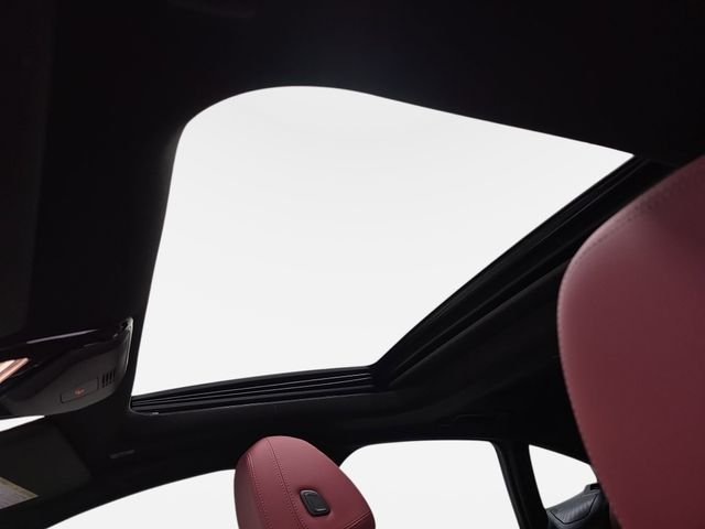 Used 2025 Black Sapphire Metallic BMW xDrive40 image 30