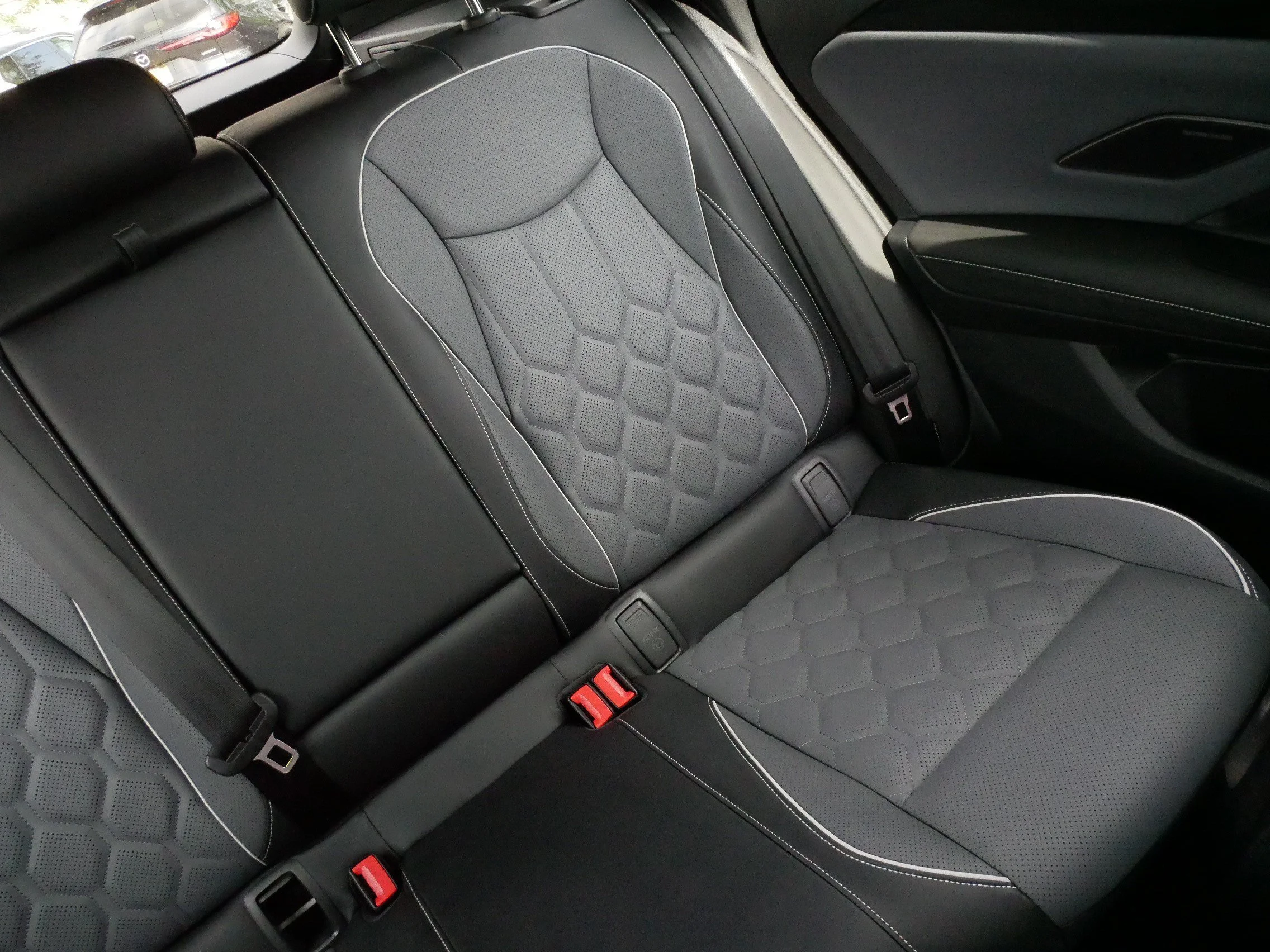 Certified Used 2025 Sandstone Volkswagen SEL R-Line image 14