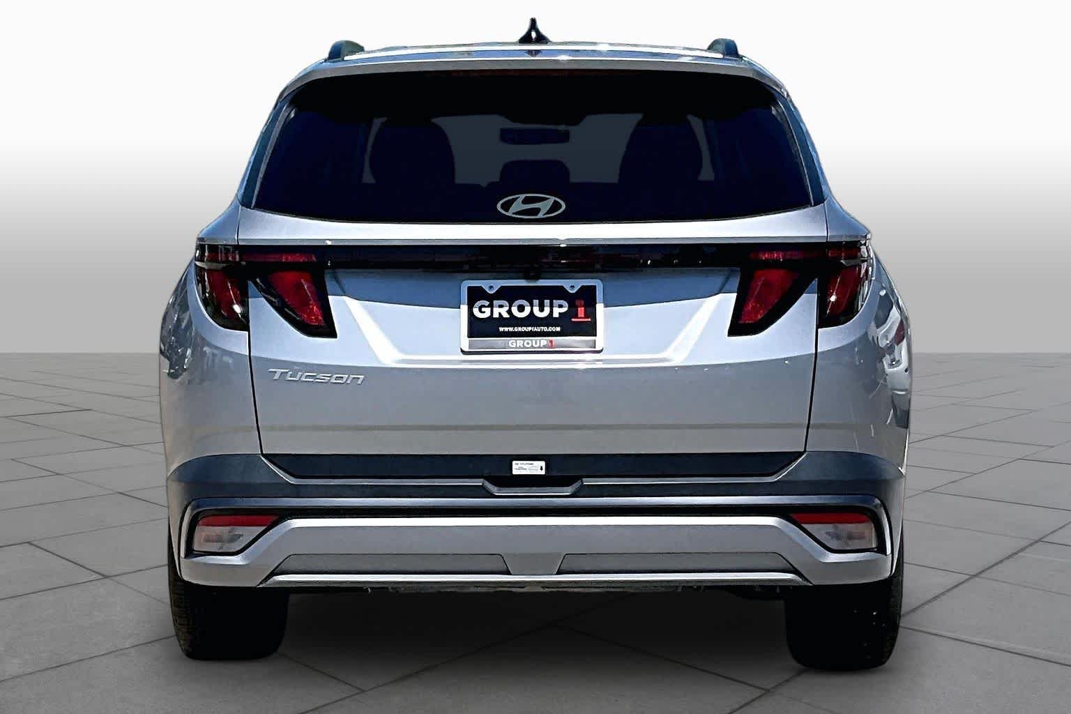 Used 2026 Shimmering Silver Hyundai SEL image 5