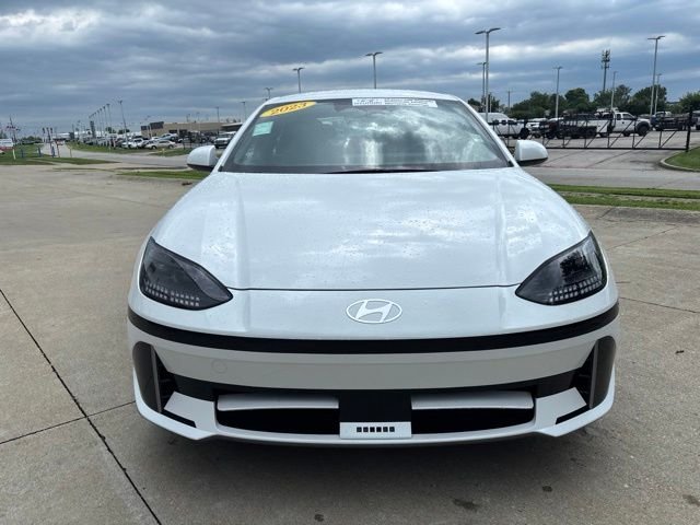 Used 2023 Serenity White Hyundai SEL image 4