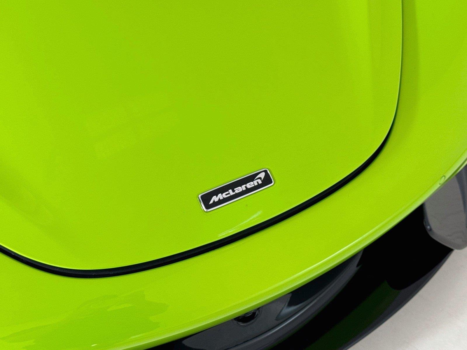Used 2021 Lime Green McLaren Coupe image 29