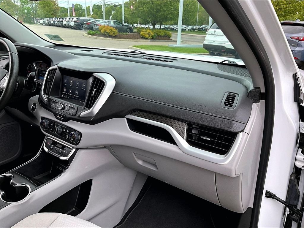 Used 2023 White GMC SLE image 13