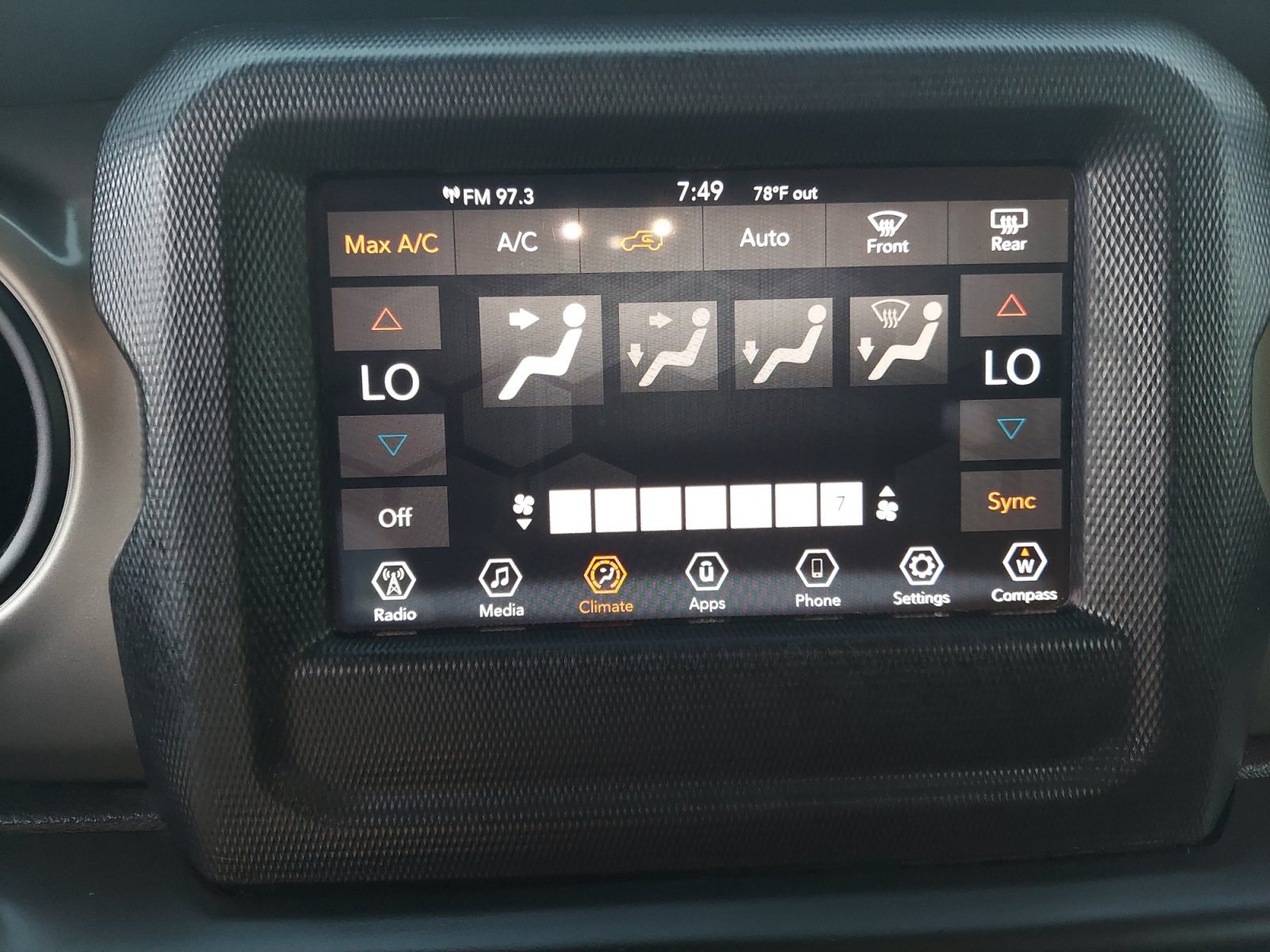 Used 2020 Bikini Pearlcoat Jeep Sport S image 18