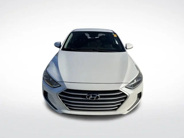 Used 2018 White Hyundai SEL image 2